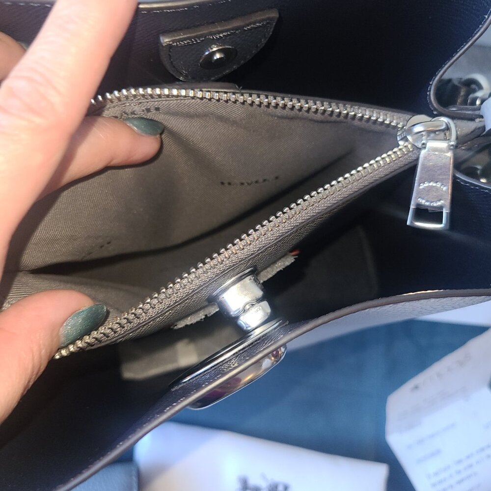 COACH Willow Bucket Bag In Color block Leather with matching wallet - Picture 4 of 14